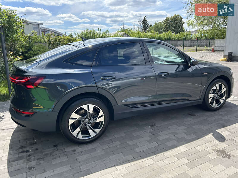 Позашляховик / Кросовер Audi e-tron Sportback 2021 в Києві