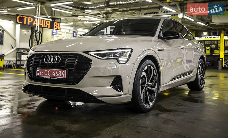 Позашляховик / Кросовер Audi e-tron Sportback 2021 в Чернівцях