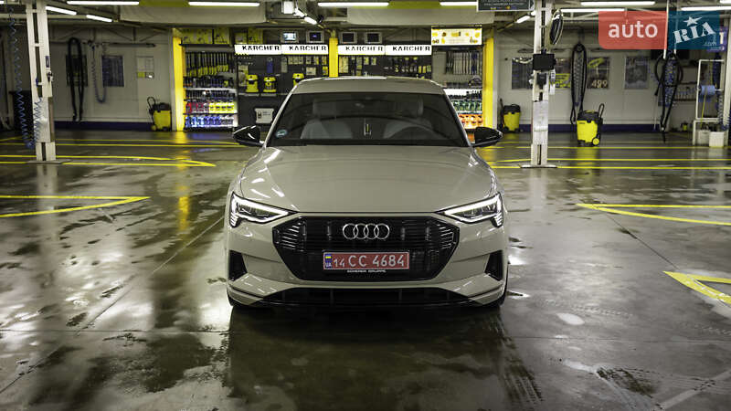 Позашляховик / Кросовер Audi e-tron Sportback 2021 в Чернівцях