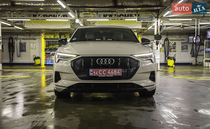 Позашляховик / Кросовер Audi e-tron Sportback 2021 в Чернівцях