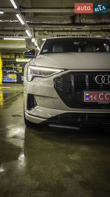 Позашляховик / Кросовер Audi e-tron Sportback 2021 в Чернівцях