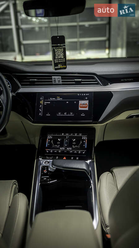 Позашляховик / Кросовер Audi e-tron Sportback 2021 в Чернівцях