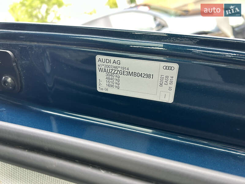 Позашляховик / Кросовер Audi e-tron Sportback 2021 в Києві