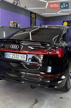 Внедорожник / Кроссовер Audi e-tron Sportback 2021 в 