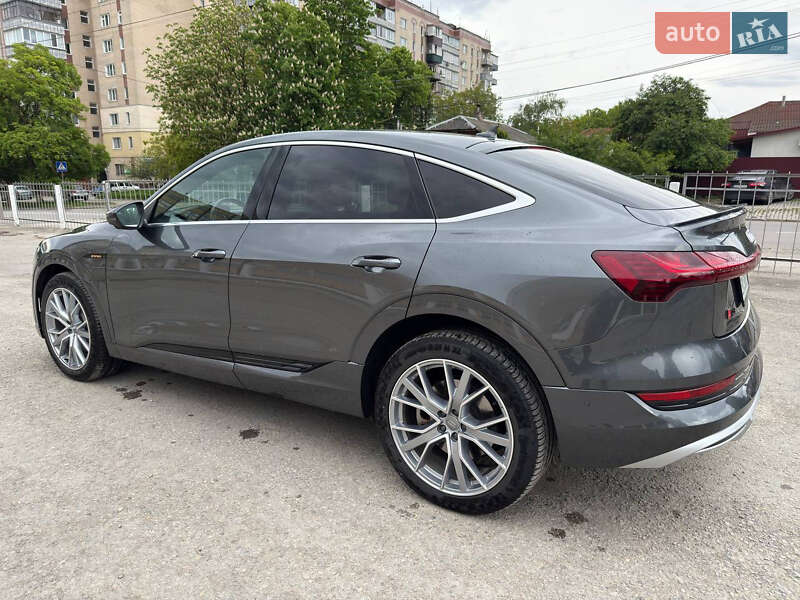 Внедорожник / Кроссовер Audi e-tron Sportback 2021 в 