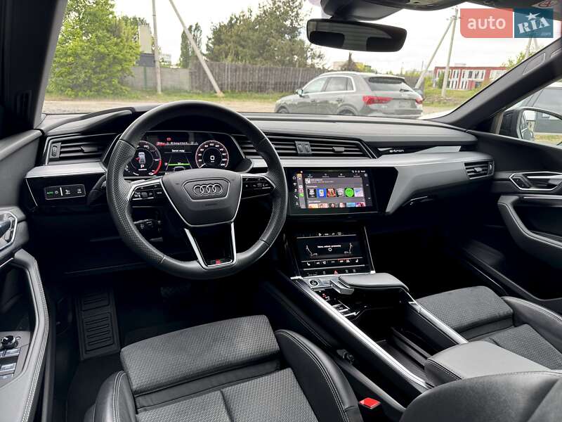 Позашляховик / Кросовер Audi e-tron Sportback 2021 в Києві