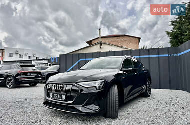 Позашляховик / Кросовер Audi e-tron Sportback 2021 в 
