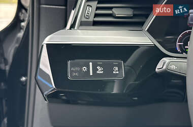 Позашляховик / Кросовер Audi e-tron Sportback 2021 в 
