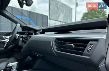 Позашляховик / Кросовер Audi e-tron Sportback 2021 в 