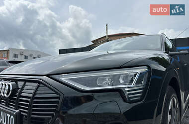 Позашляховик / Кросовер Audi e-tron Sportback 2021 в 