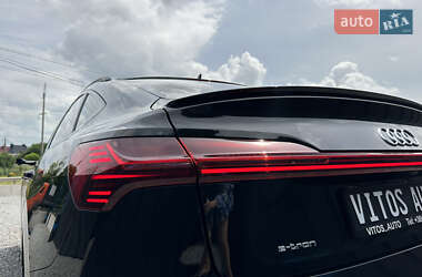 Позашляховик / Кросовер Audi e-tron Sportback 2021 в 