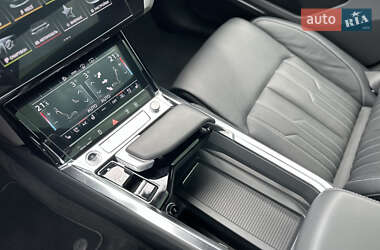 Позашляховик / Кросовер Audi e-tron Sportback 2021 в 