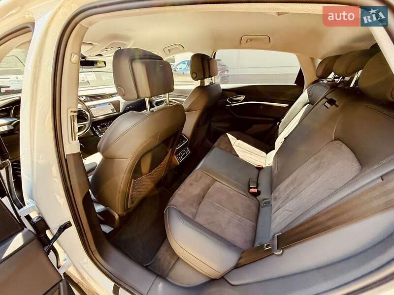 Позашляховик / Кросовер Audi e-tron Sportback 2021 в Одесі