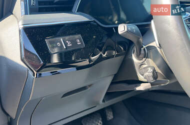 Позашляховик / Кросовер Audi e-tron Sportback 2020 в 