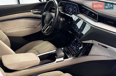Внедорожник / Кроссовер Audi e-tron Sportback 2021 в 