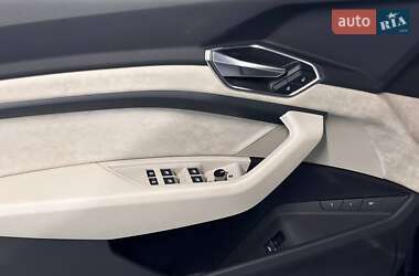 Внедорожник / Кроссовер Audi e-tron Sportback 2021 в 