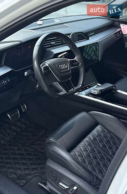 Позашляховик / Кросовер Audi e-tron Sportback 2020 в 