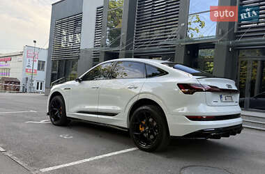 Позашляховик / Кросовер Audi e-tron Sportback 2020 в 