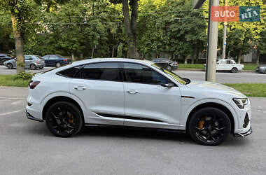 Позашляховик / Кросовер Audi e-tron Sportback 2020 в 