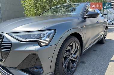 Позашляховик / Кросовер Audi e-tron Sportback 2023 в 