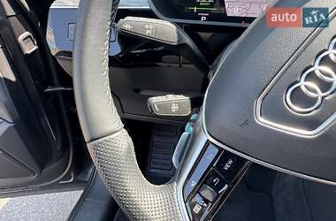 Позашляховик / Кросовер Audi e-tron Sportback 2023 в 