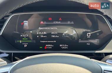 Позашляховик / Кросовер Audi e-tron Sportback 2023 в 