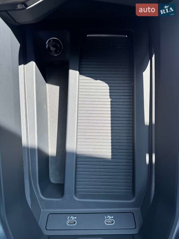 Внедорожник / Кроссовер Audi e-tron Sportback 2023 в Киеве фото 40 Внедорожник / Кроссовер Audi e-tron Sportback 2023 в Киеве