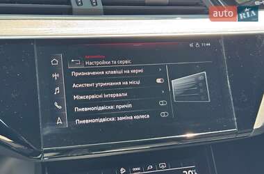 Позашляховик / Кросовер Audi e-tron Sportback 2023 в 