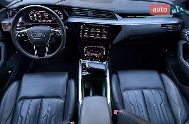 Позашляховик / Кросовер Audi e-tron Sportback 2022 в 