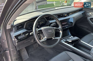 Позашляховик / Кросовер Audi e-tron Sportback 2021 в 