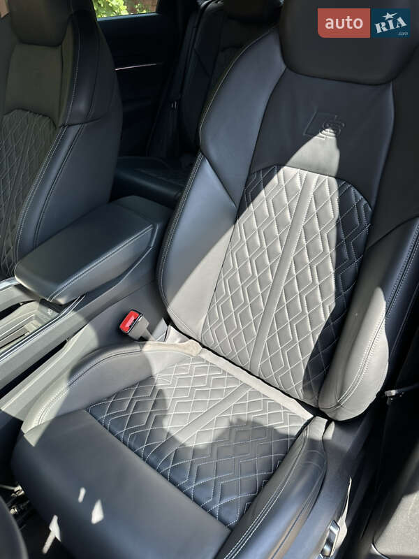 Позашляховик / Кросовер Audi e-tron Sportback 2021 в Чернівцях