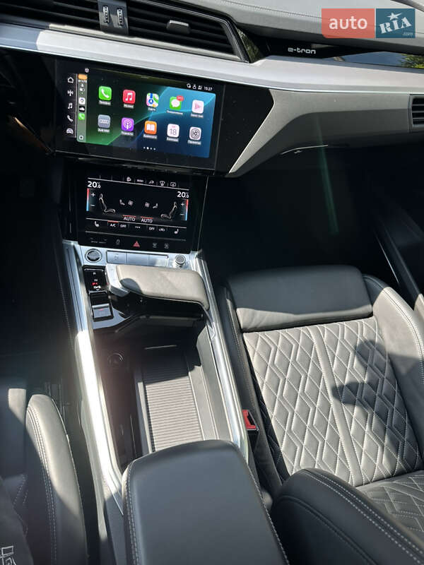 Позашляховик / Кросовер Audi e-tron Sportback 2021 в Чернівцях