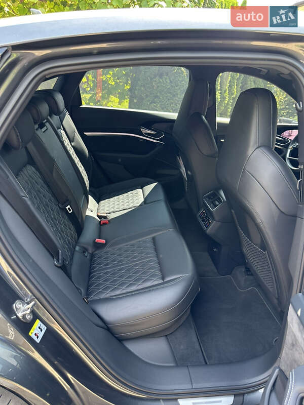 Позашляховик / Кросовер Audi e-tron Sportback 2021 в Чернівцях