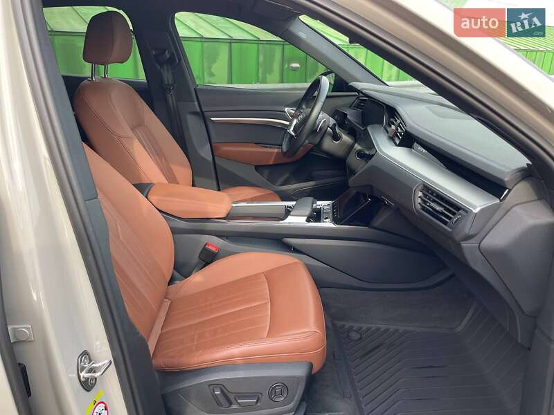 Внедорожник / Кроссовер Audi e-tron Sportback 2021 в Киеве