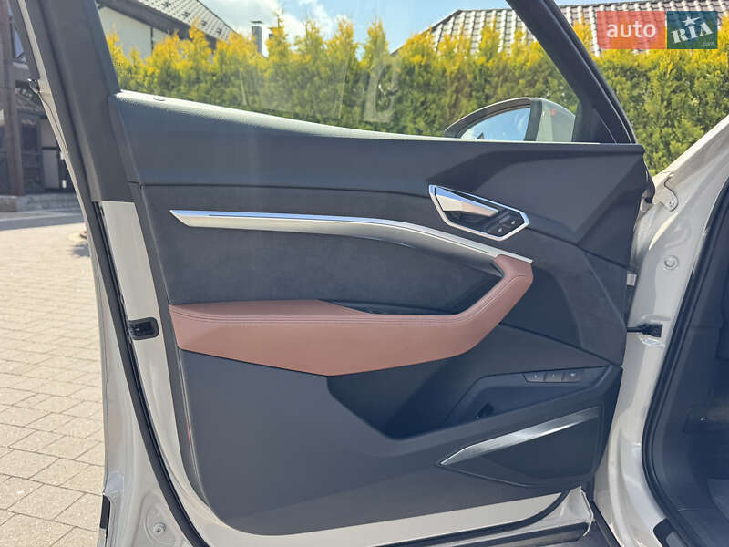 Внедорожник / Кроссовер Audi e-tron Sportback 2020 в Стрые