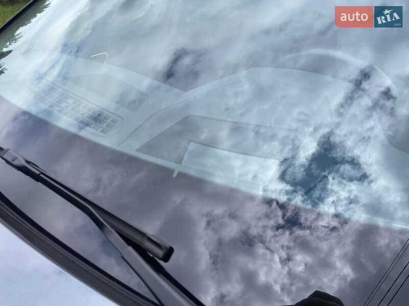 Позашляховик / Кросовер Audi e-tron Sportback 2020 в Києві