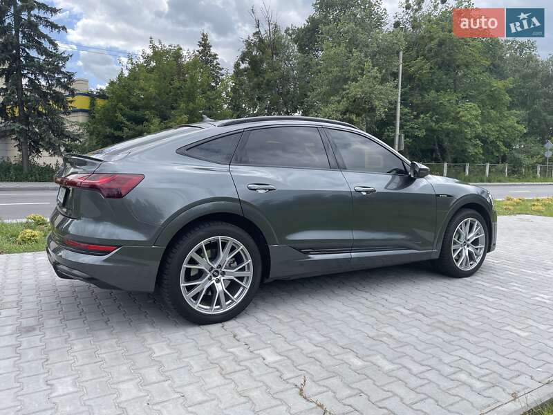 Позашляховик / Кросовер Audi e-tron Sportback 2020 в Києві