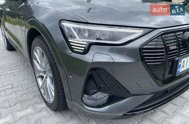 Позашляховик / Кросовер Audi e-tron Sportback 2020 в Києві