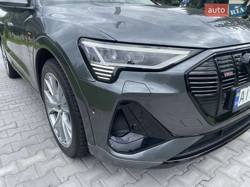 Позашляховик / Кросовер Audi e-tron Sportback 2020 в Києві