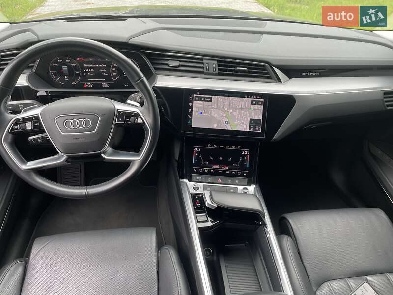 Позашляховик / Кросовер Audi e-tron Sportback 2020 в Києві