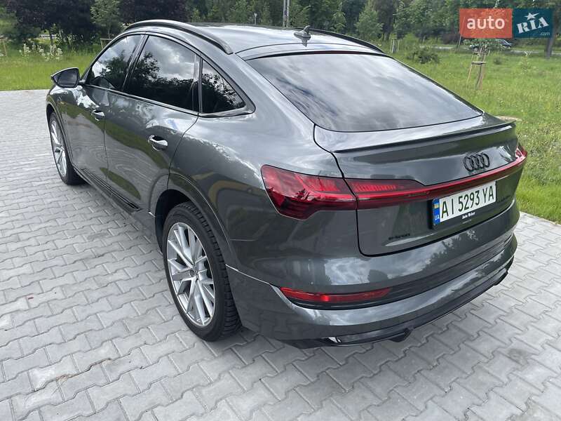 Позашляховик / Кросовер Audi e-tron Sportback 2020 в Києві