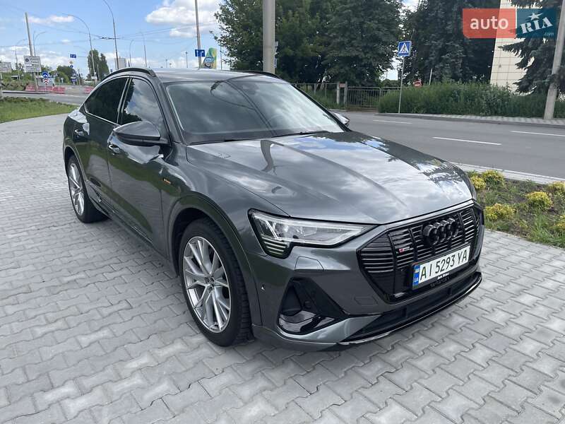 Позашляховик / Кросовер Audi e-tron Sportback 2020 в Києві
