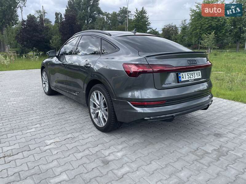 Позашляховик / Кросовер Audi e-tron Sportback 2020 в Києві