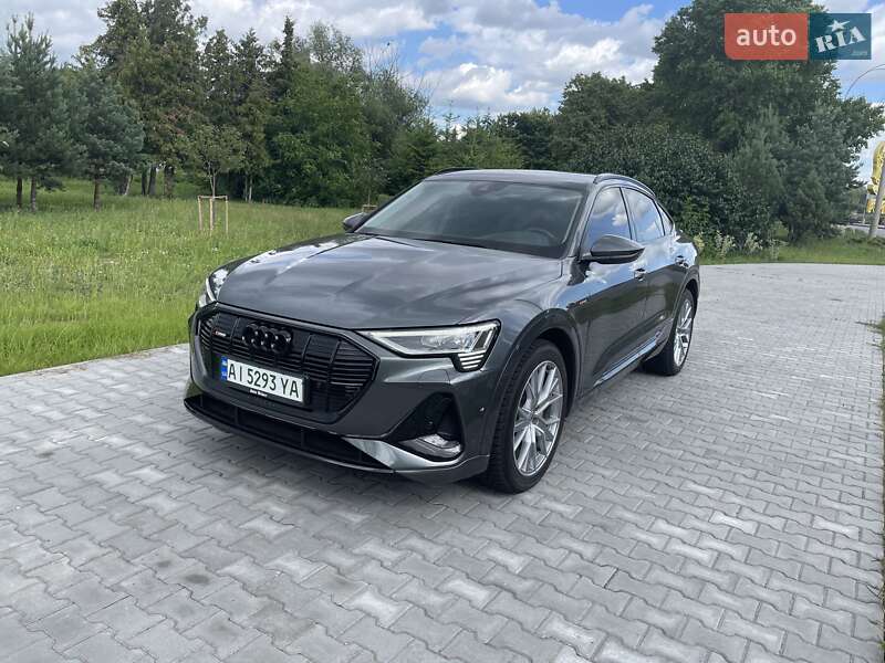 Позашляховик / Кросовер Audi e-tron Sportback 2020 в Києві