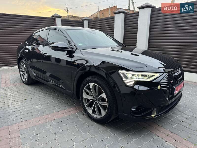 Внедорожник / Кроссовер Audi e-tron Sportback 2021 в 