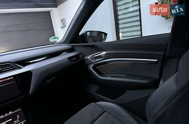 Внедорожник / Кроссовер Audi e-tron Sportback 2021 в 
