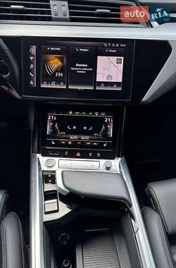 Внедорожник / Кроссовер Audi e-tron Sportback 2022 в 