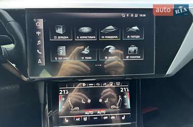 Внедорожник / Кроссовер Audi e-tron Sportback 2022 в 