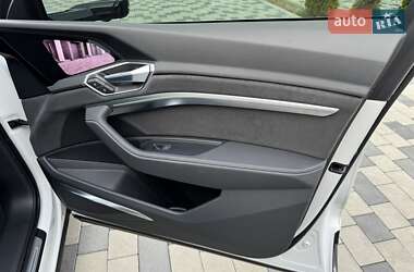 Внедорожник / Кроссовер Audi e-tron Sportback 2022 в 
