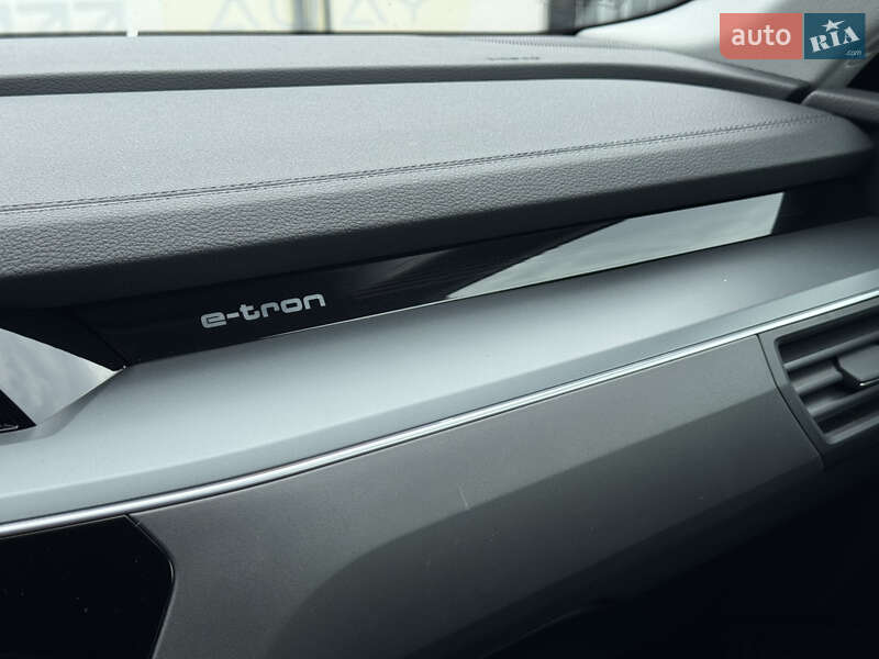 Внедорожник / Кроссовер Audi e-tron Sportback 2021 в Киеве